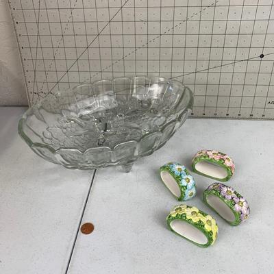#172 Glass Serving Bowl & Ceramic Flower Napkin Rings