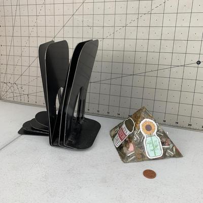 #177 Bookends & Paper Weight