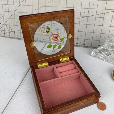 #237 Vintage Jewelry Box & Crystal Legends Clock