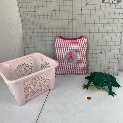 #239 Pink Basket & Garden Frog
