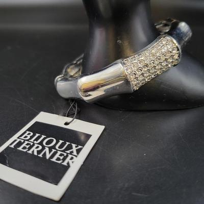 BEAUTIFUL BIJOUX TERNER SILVER TONED DESIGNED SPARKLE HINGE BRACELET