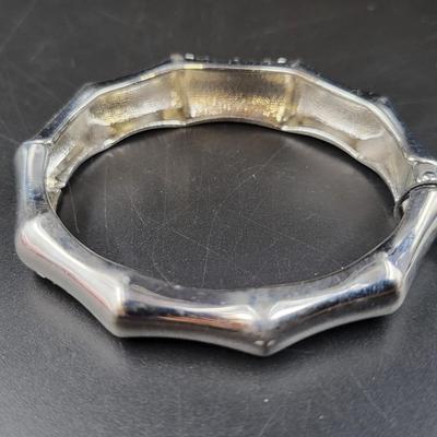 BEAUTIFUL BIJOUX TERNER SILVER TONED DESIGNED SPARKLE HINGE BRACELET