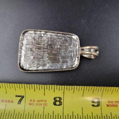 BEAUTIFUL SILVER TONED MULTI COLORED OPAL STYLE PENDANT