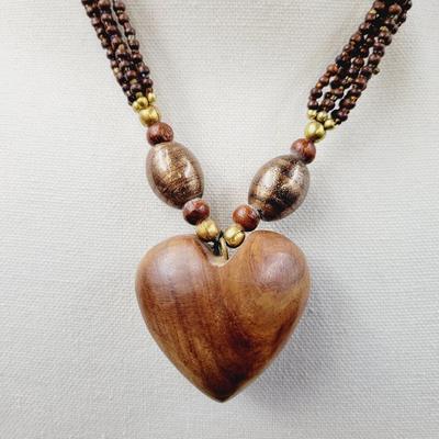 BEAUTIFUL WOOD HEART & BEAD ARTISTIC NECKLACE