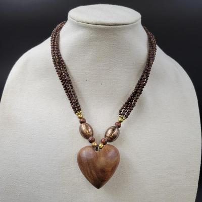 BEAUTIFUL WOOD HEART & BEAD ARTISTIC NECKLACE