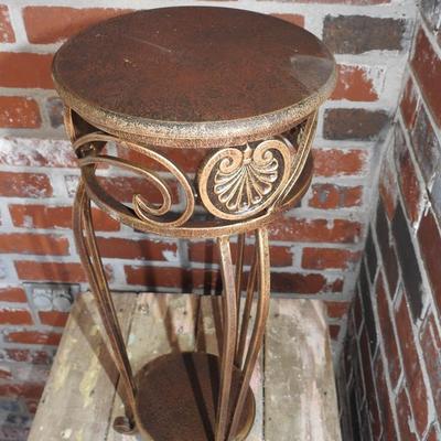 Outdoor metal plant stand