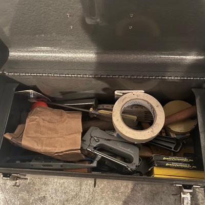 Toolbox With Contents & Hardware (S-MG)