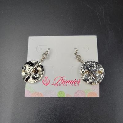 NEW PREMIER DESIGN SILVER TONED DANGLE EARRINGS
