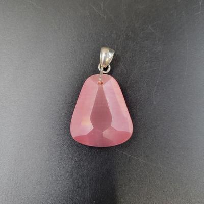 BEAUTIFUL PINK ROSE QUARTZ PENDANT