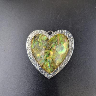MULTI TONED RESIN HEART PENDANT