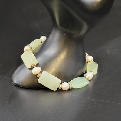 BEAUTIFUL STONE DECORATIVE BRACELET