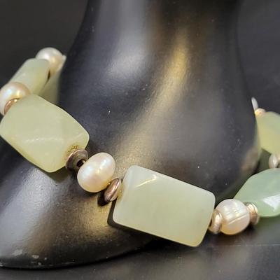 BEAUTIFUL STONE DECORATIVE BRACELET