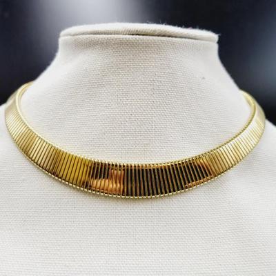 VINTAGE PARK LANE GOLD TONED OMEGA CHOKER