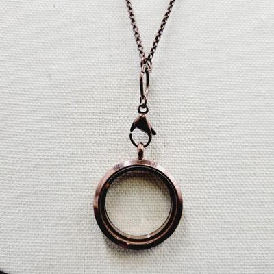 CUTE BROWN TONED FLOATING CHARM NECKLACE