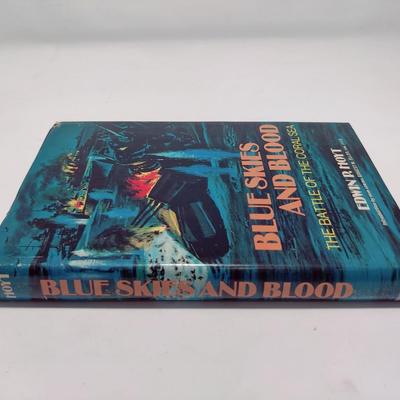 1975 BLUE SKIES AND BLOOD - THE BATTLE OF THE CORAL SEA