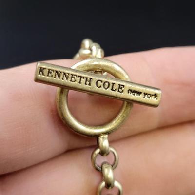 KENNETH COLE GOLD TONED MATTE STONE BRACELET