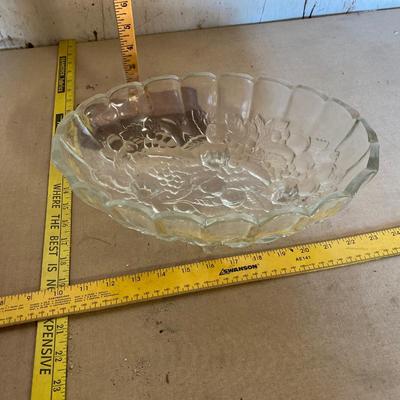 Decorative glass bowl