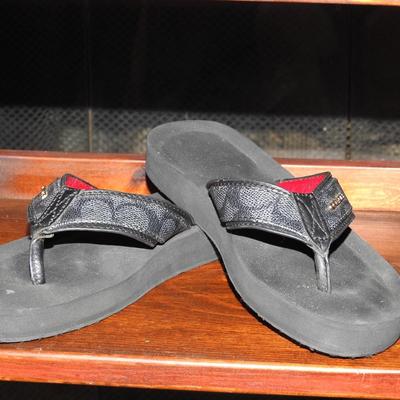 Women's shoe size 7 1/2
