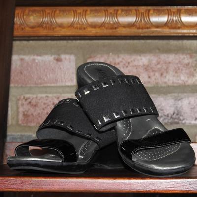 Women's shoes size 8