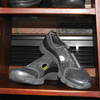 Women's shoes size 8