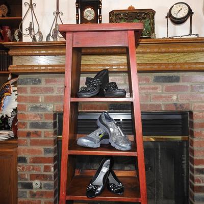 Women's shoes size 8
