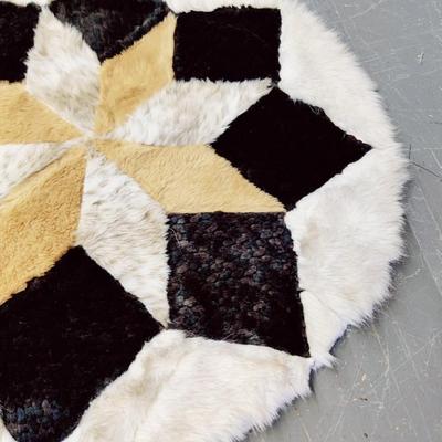 BEAUTIFUL FAUX FUR RUG WITH PLEATHER BACKING 44"