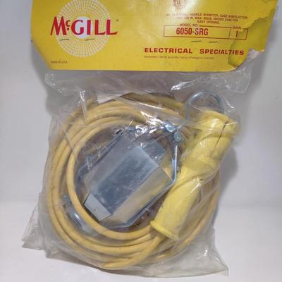 NEW MCGILL GROUNDED INDUSTRIAL EXTENSION LIGHT 16G 50'