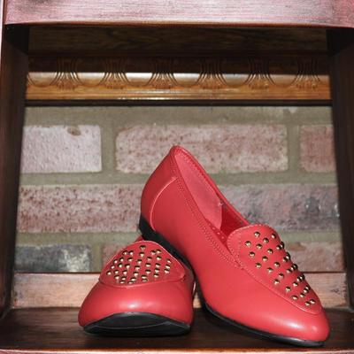 Women shoe size 8