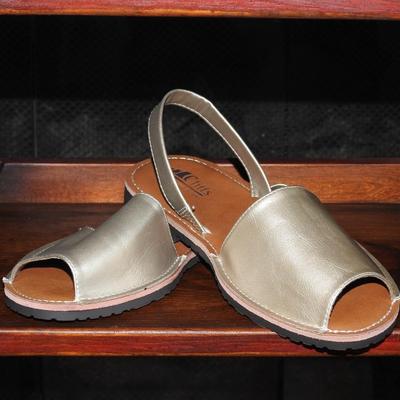Women shoe size 8