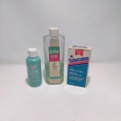 VINTAGE BATHROOM GOODIES SOLARCAINE ALPHA KERI BUNDLE