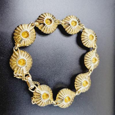 BEAUTIFUL VINTAGE GOLD TONED & AMBER BRACELET