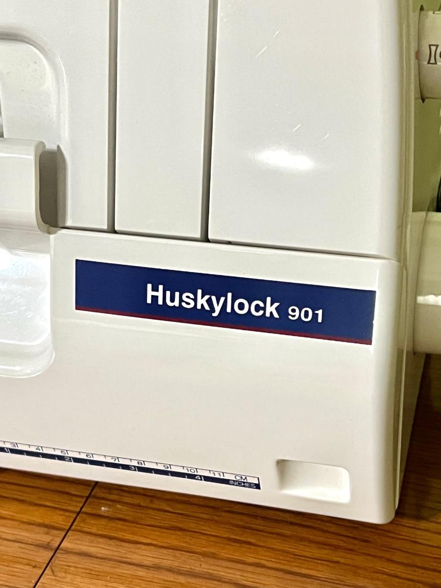 HUSKYLOCK 901 Serger