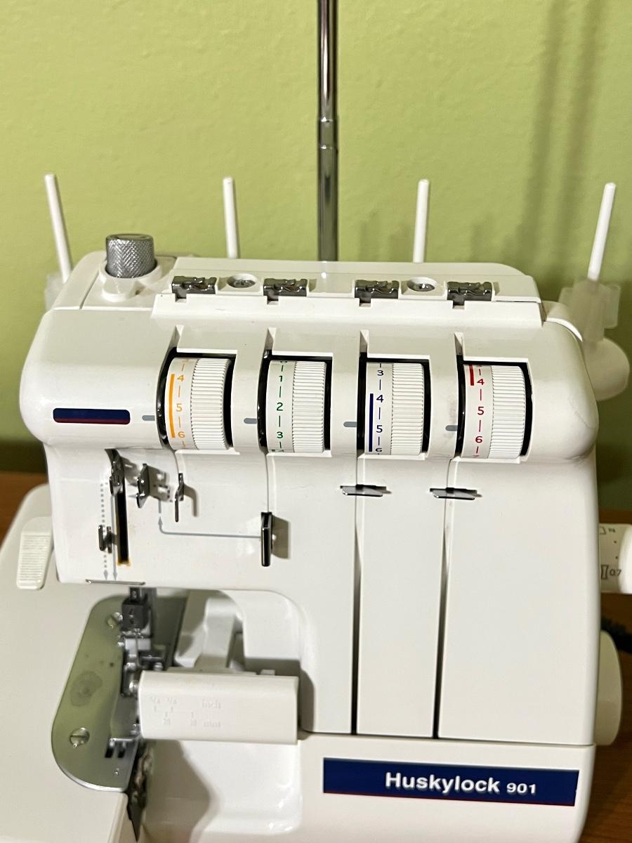 HUSKYLOCK 901 Serger
