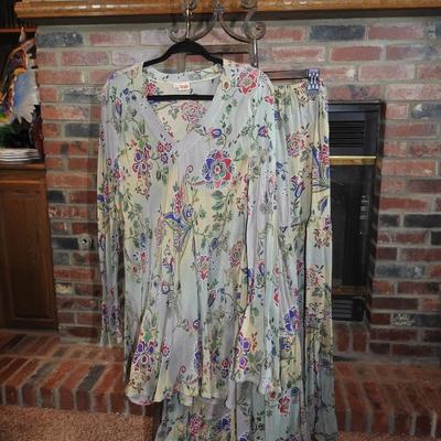 Tianello Skirt & blouse