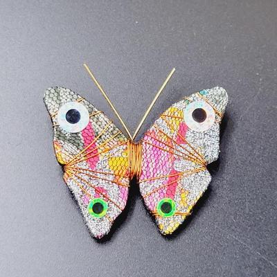 BEAUTIFUL ARTISTIC BUTTERFLY PIN