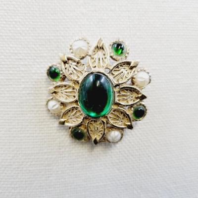 VINTAGE GOLD TONED & FAUX EMERALD BROOCH