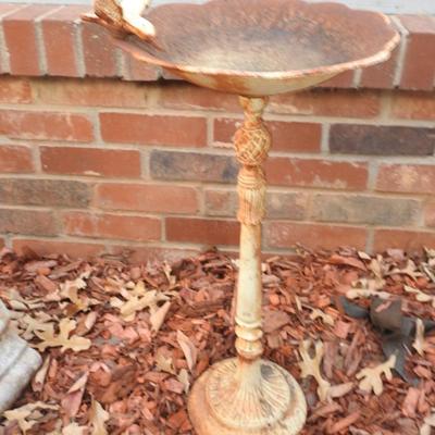 Metal bird bath