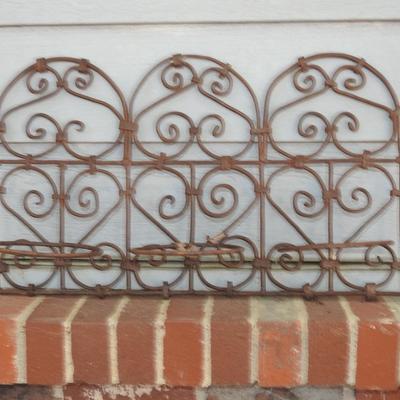Metal. Yard art basket hanger
