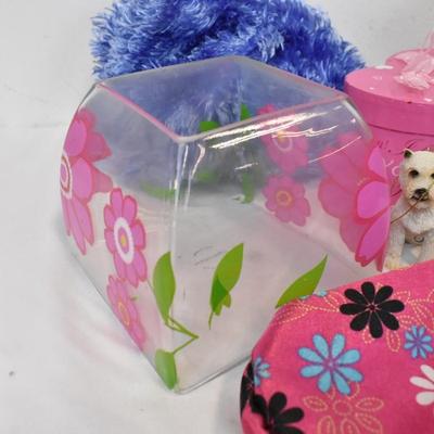 Kids Organization Lot: Small Baskets, Butterfly Stool, Gift Boxes