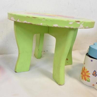 Kids Organization Lot: Small Baskets, Butterfly Stool, Gift Boxes