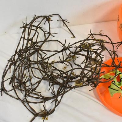 Halloween Lod, Cups, Fake Barb Wire, Canuy Bowl