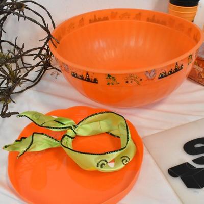 Halloween Lod, Cups, Fake Barb Wire, Canuy Bowl