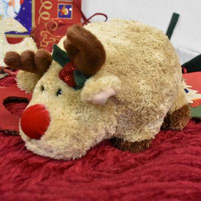 Christmas Decor: Holiday Mug, Reindeer, Placemats, Tree Skirt