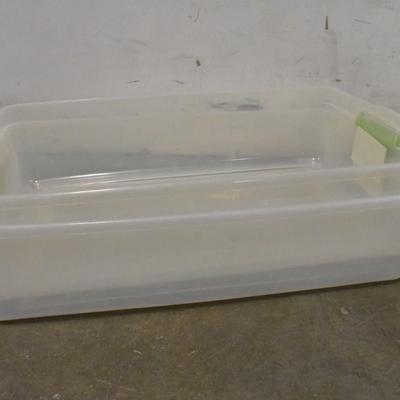 4 Clear Plastic Bins With Lids, 1 Handle Missing
