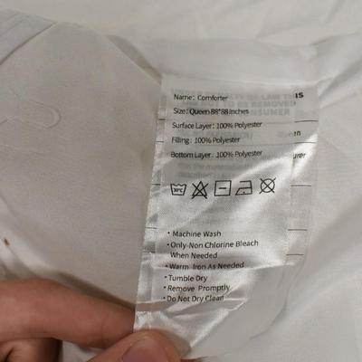 All Season Queen Size Bed Comforter, Great Condition
