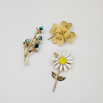 VINTAGE BROOCH BUNDLE W/ ISSUES