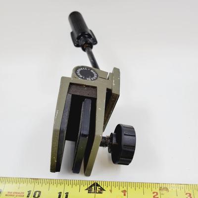 BUSHNELL CAR WINDOW MOUNT