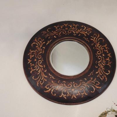 Beautiful round mirror