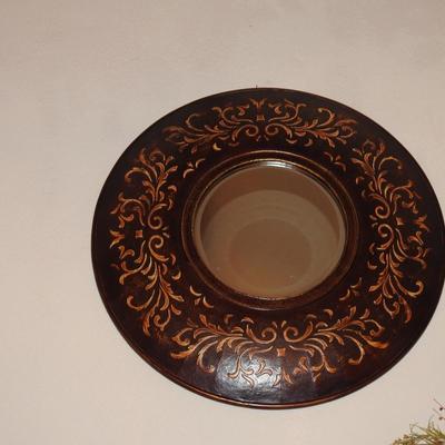 Beautiful round mirror