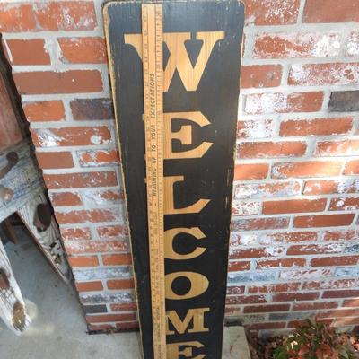Wood welcome sign